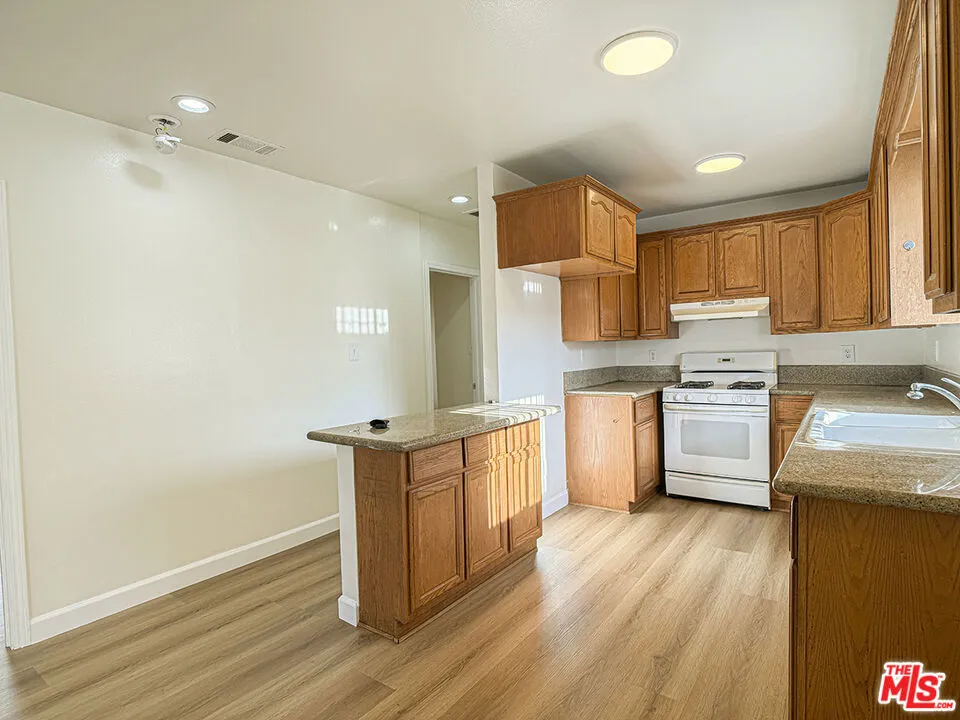 1555 204th Street #1555 Torrance, CA 90501