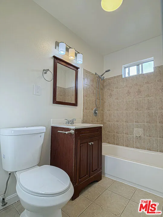 1555 204th Street #1555 Torrance, CA 90501