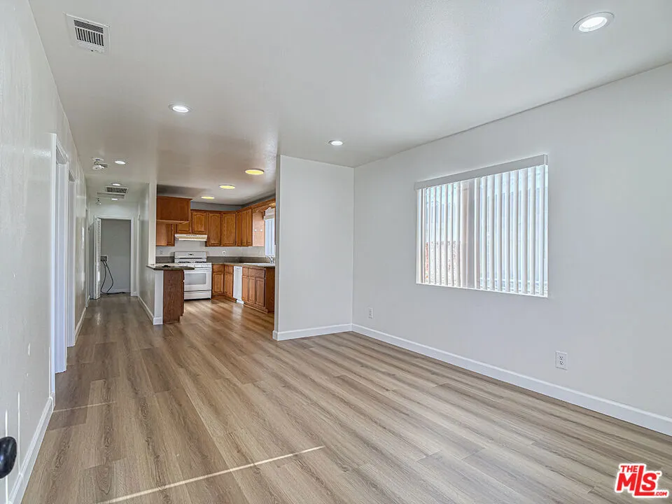 1555 204th Street #1555 Torrance, CA 90501