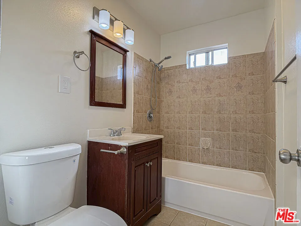 1555 204th Street #1555 Torrance, CA 90501