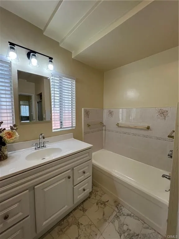 1933 S Corning Los Angeles, CA 90034