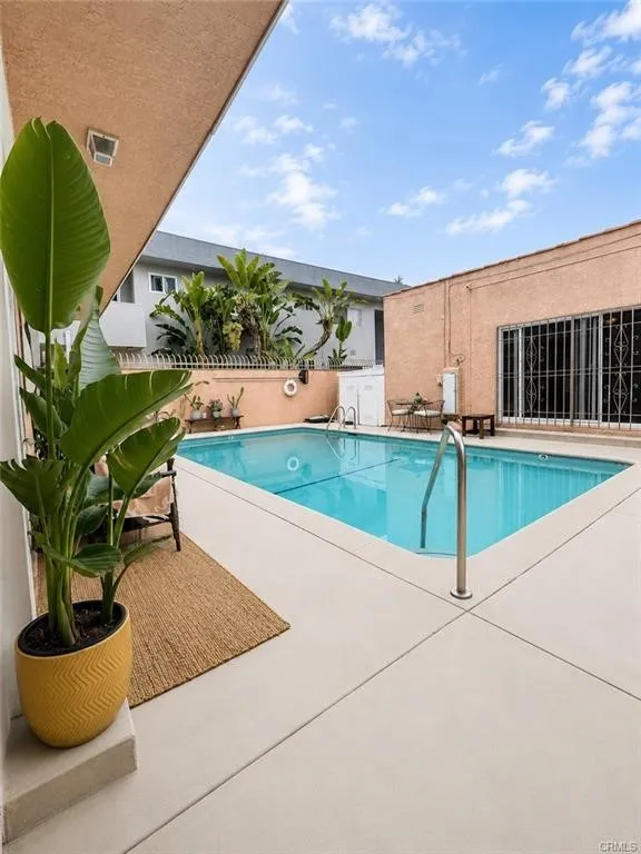 1933 S Corning Los Angeles, CA 90034