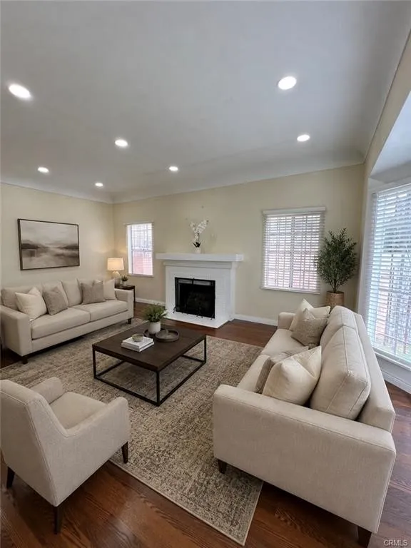 1933 S Corning Los Angeles, CA 90034