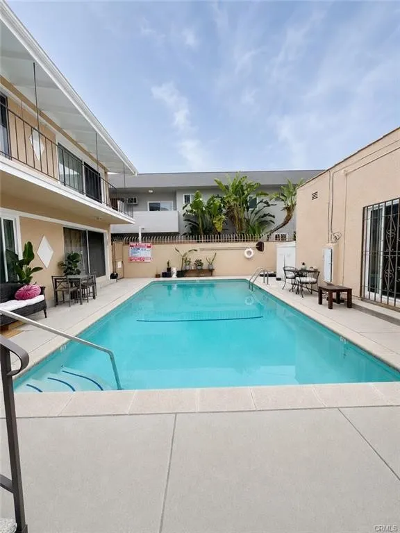 1933 S Corning Los Angeles, CA 90034