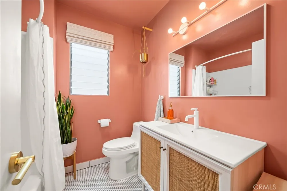 528 Cedar #3A Long Beach, CA 90802