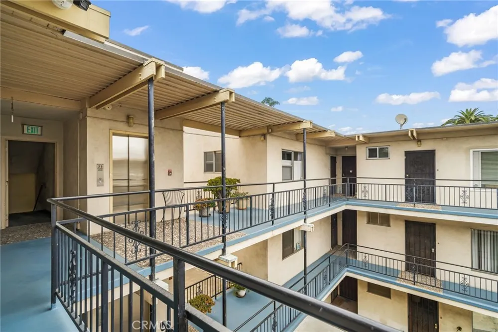 528 Cedar #3A Long Beach, CA 90802