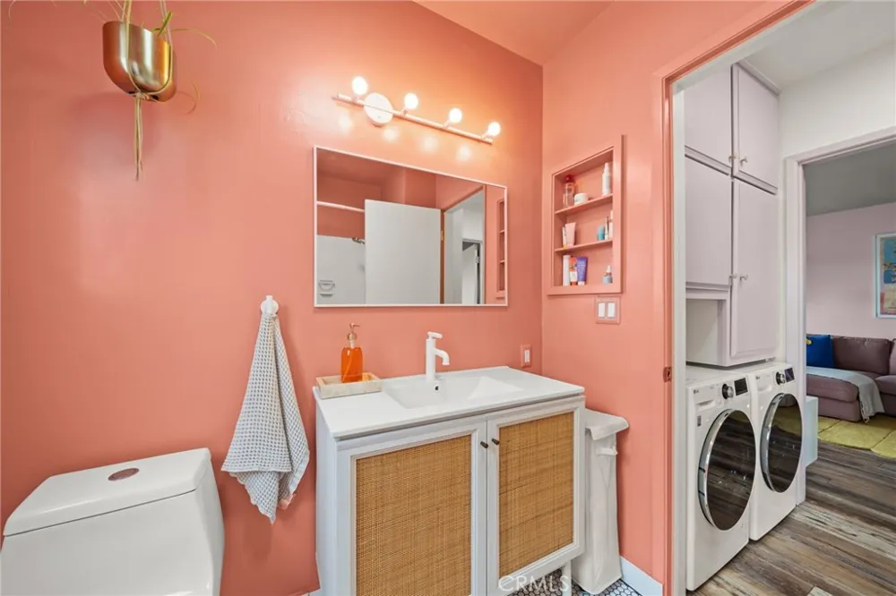 528 Cedar #3A Long Beach, CA 90802