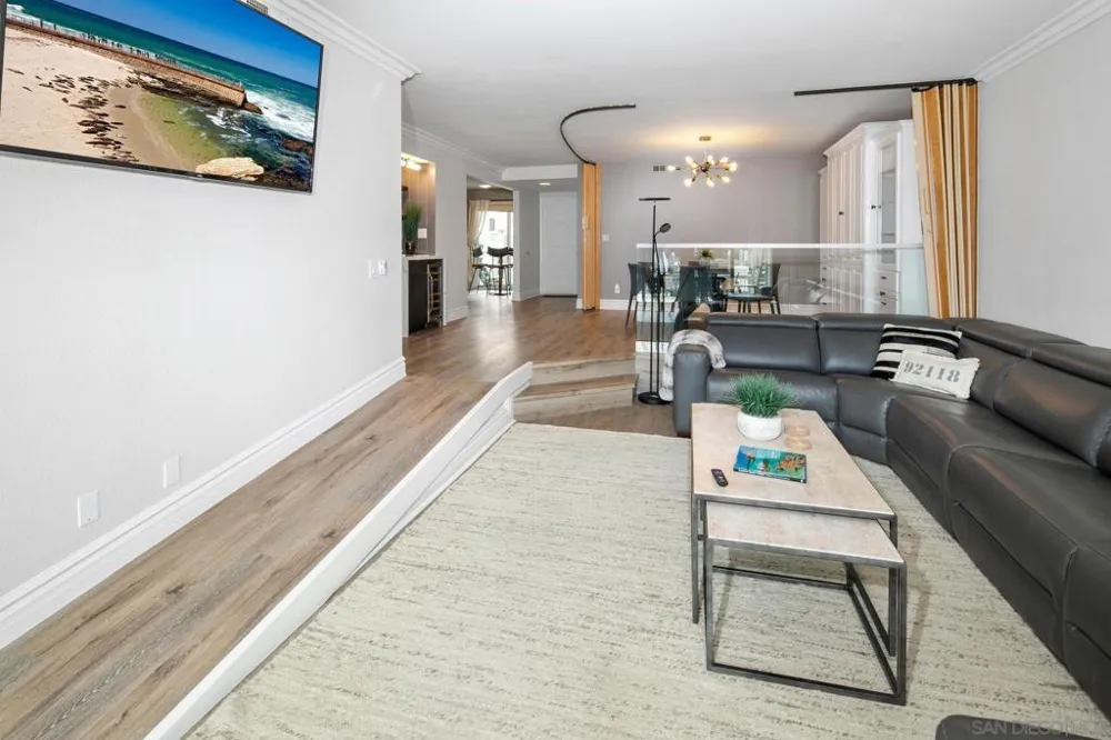 87 Kingston Ct Coronado, CA 92118
