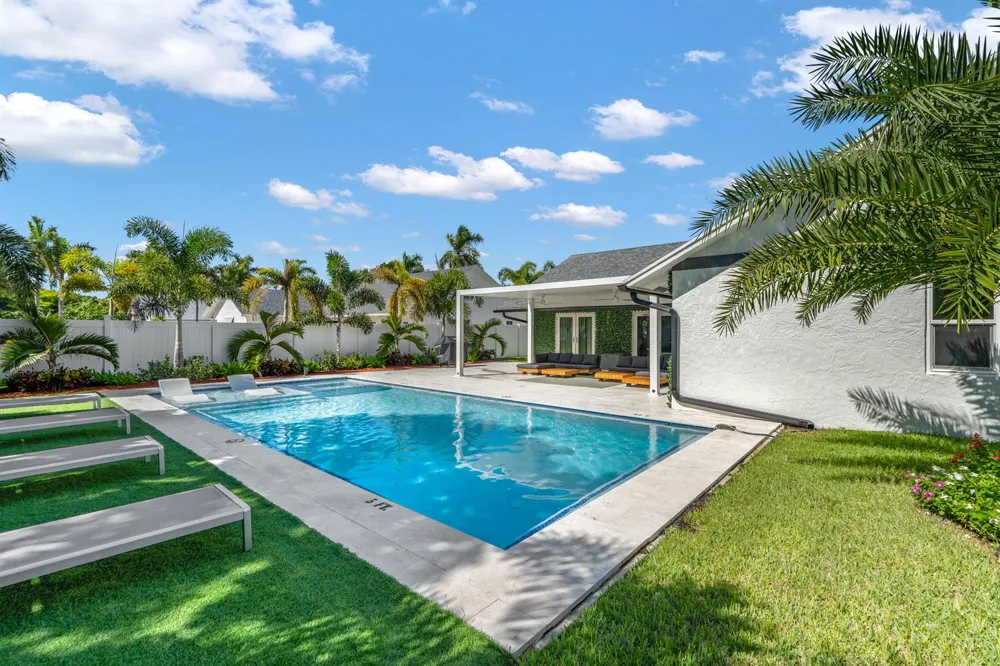 3005 DUNLIN ROAD Delray Beach, FL 33444