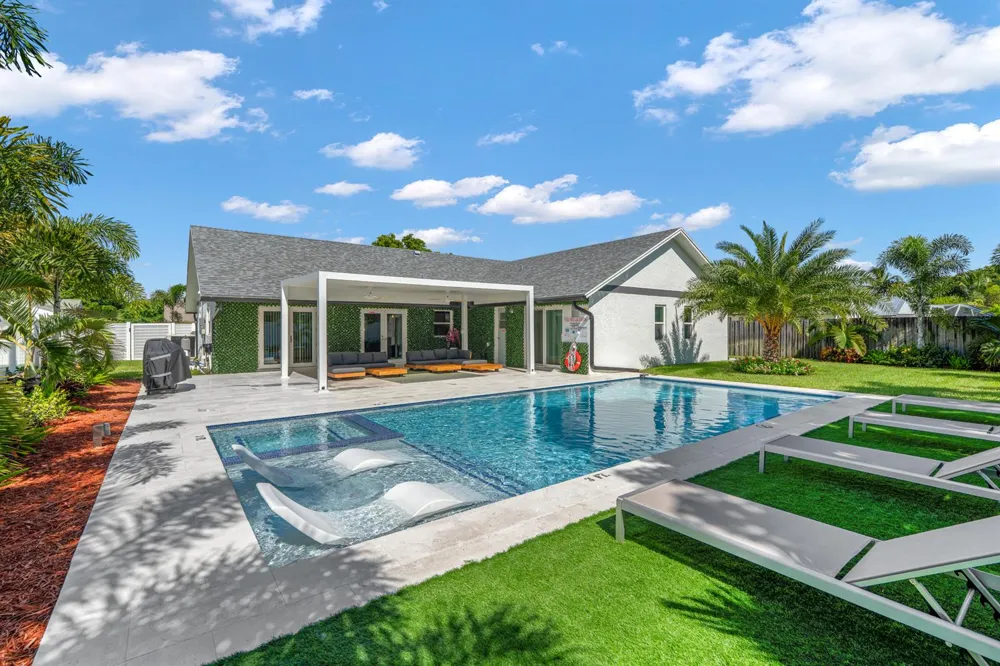3005 DUNLIN ROAD Delray Beach, FL 33444