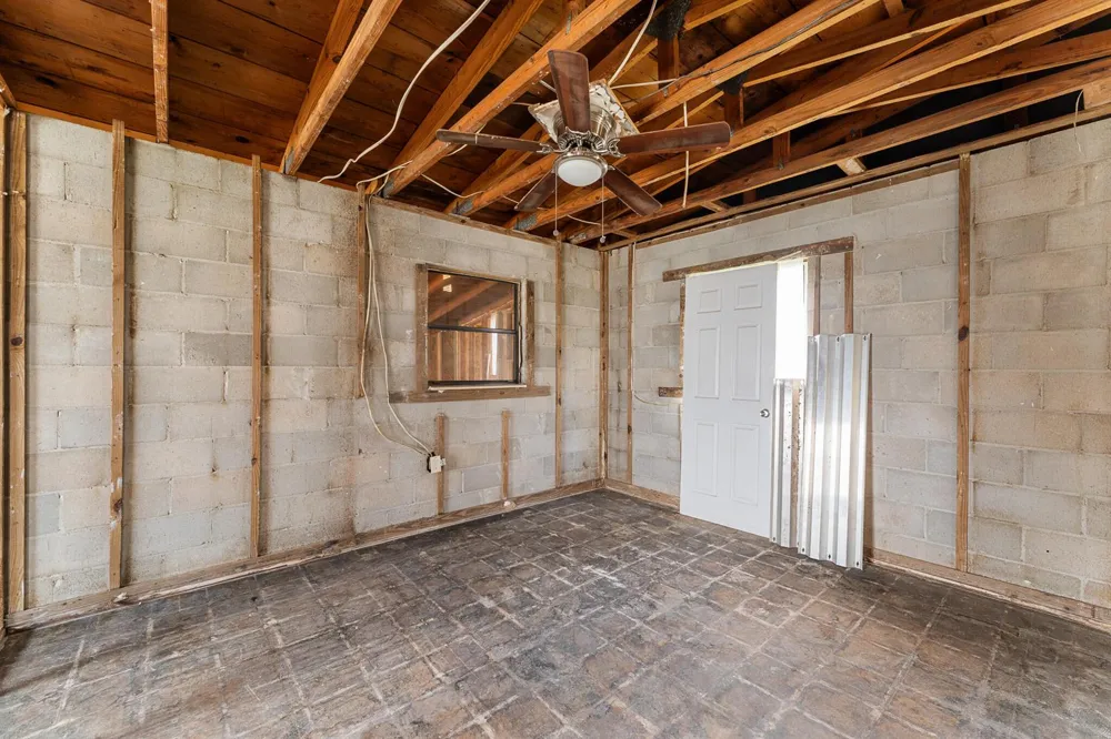 2102 AVENUE P Fort Pierce, FL 34950