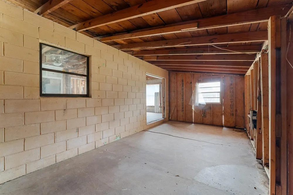 2102 AVENUE P Fort Pierce, FL 34950