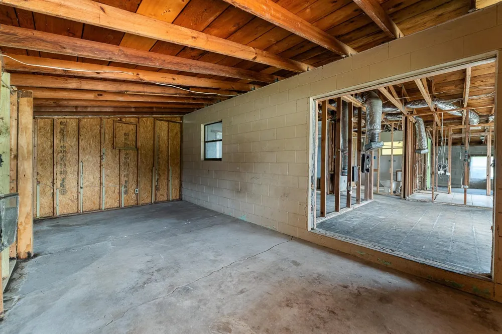 2102 AVENUE P Fort Pierce, FL 34950