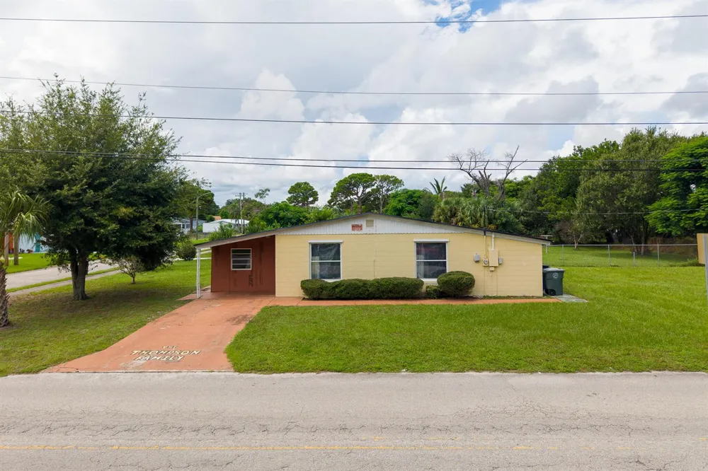 2102 AVENUE P Fort Pierce, FL 34950