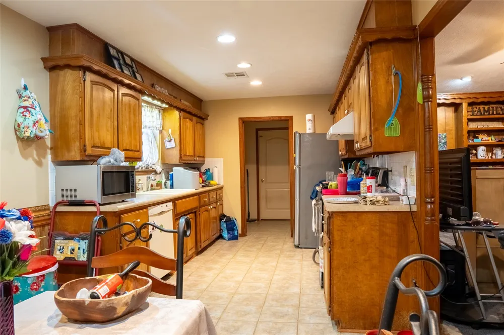 2101 Jefferson Place Bartlesville, OK 74006