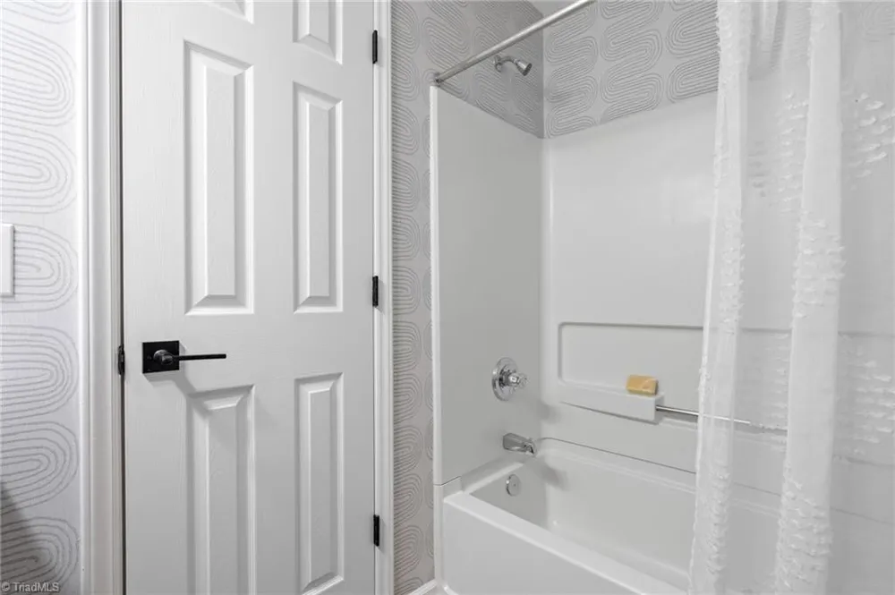 3729-3D Morris Farm Drive #3D Greensboro, NC 27409