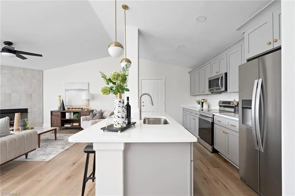 3729-3D Morris Farm Drive #3D Greensboro, NC 27409