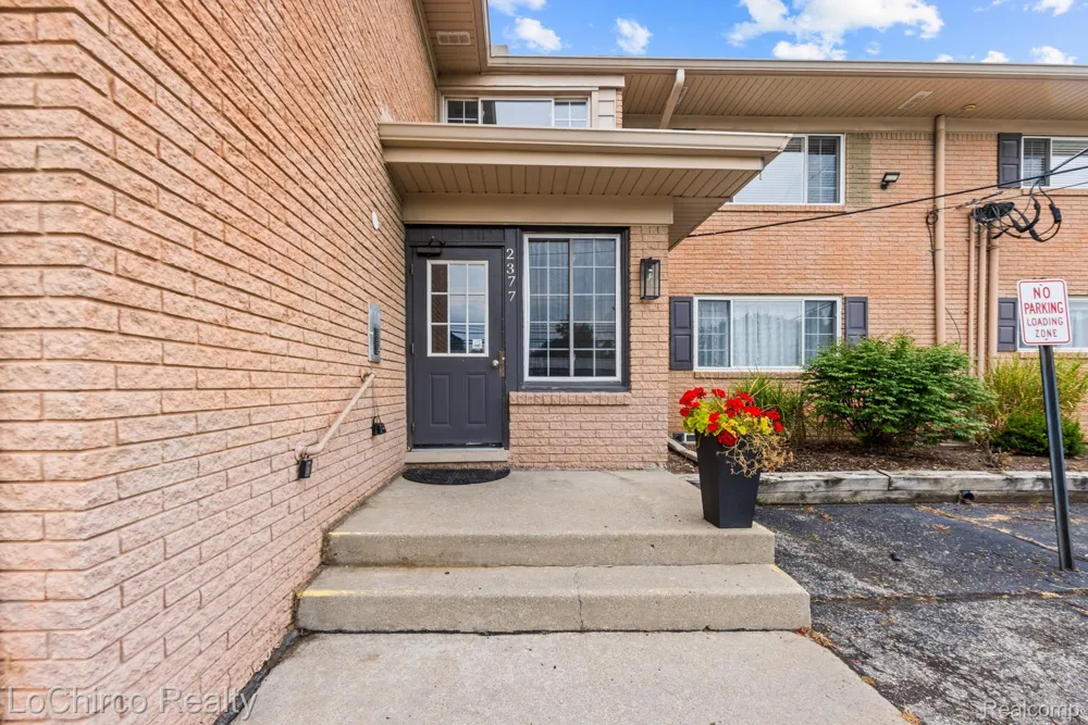 2377 Walton Boulevard #17 Rochester Hills City, MI 48309