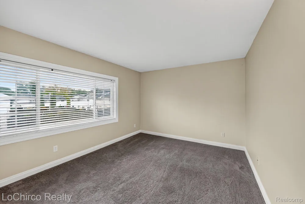 2377 Walton Boulevard #17 Rochester Hills City, MI 48309