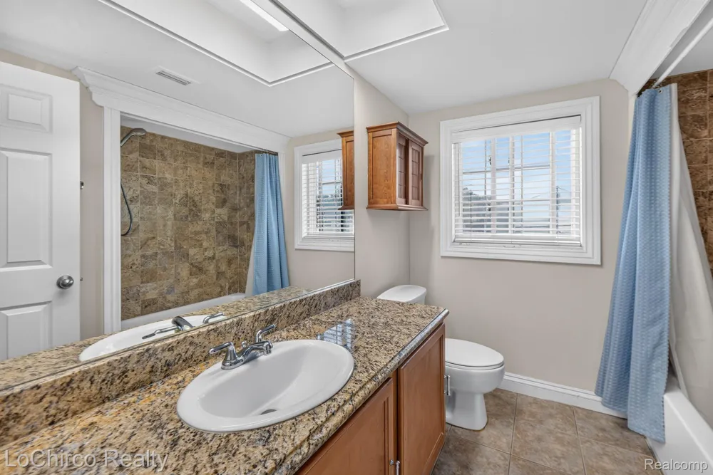 2377 Walton Boulevard #17 Rochester Hills City, MI 48309