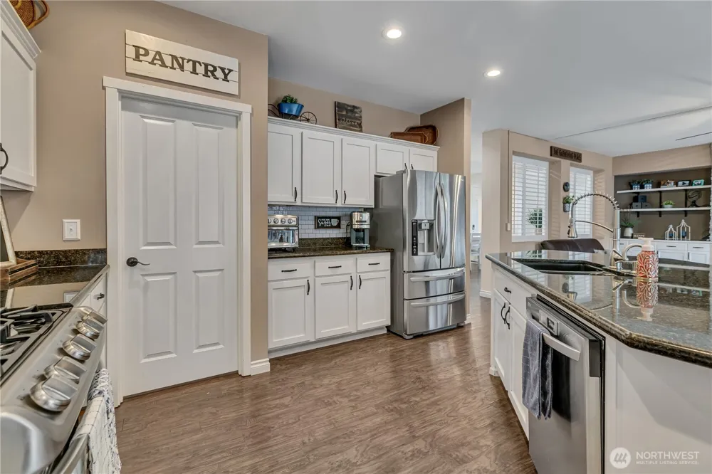 5728 Hazel Loop SE Auburn, WA 98092
