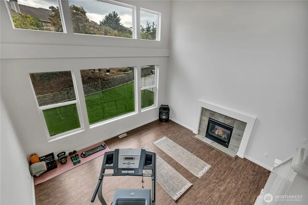 5728 Hazel Loop SE Auburn, WA 98092