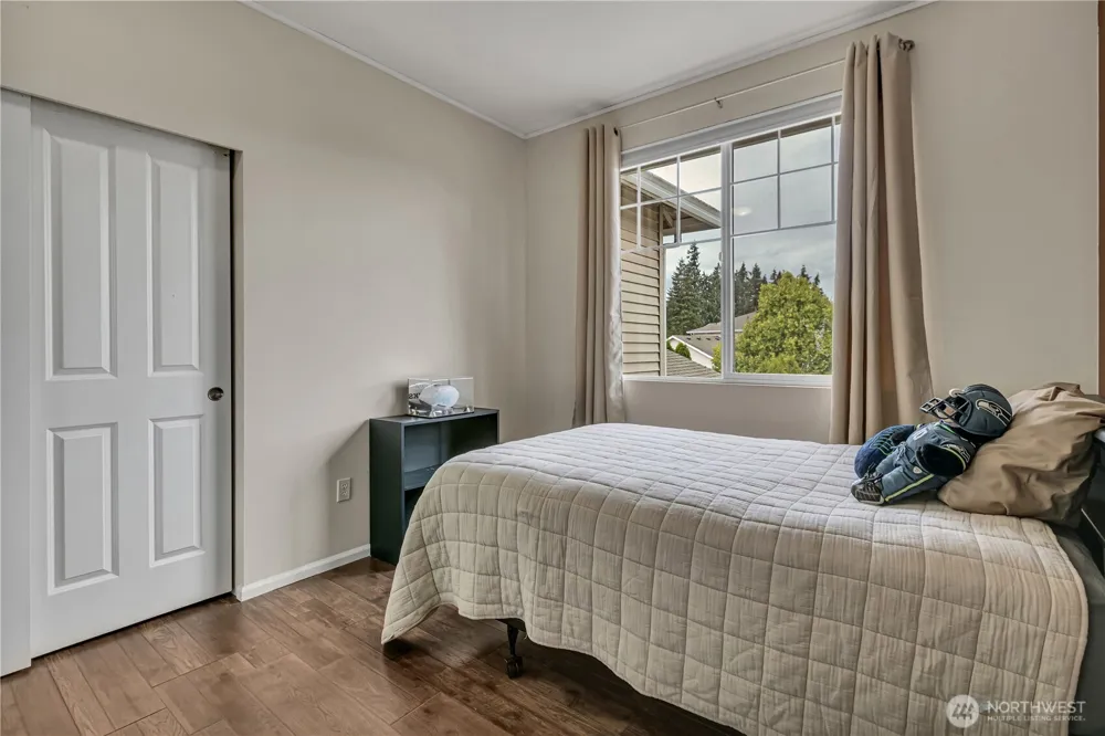 5728 Hazel Loop SE Auburn, WA 98092