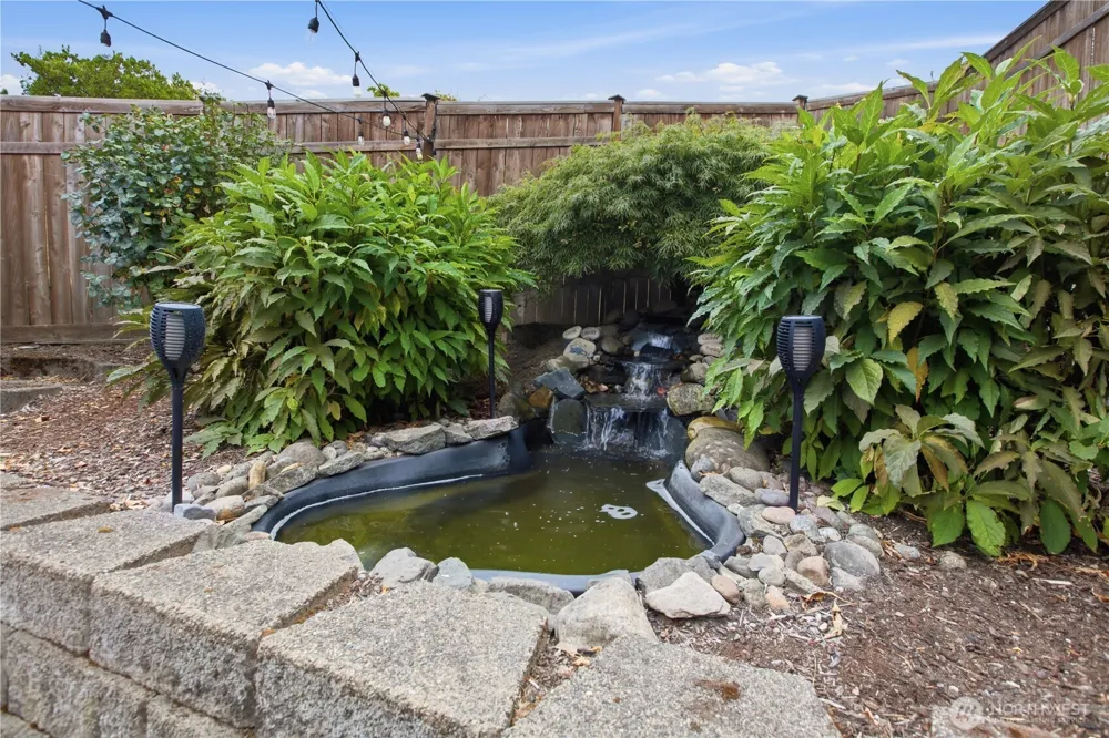 5728 Hazel Loop SE Auburn, WA 98092