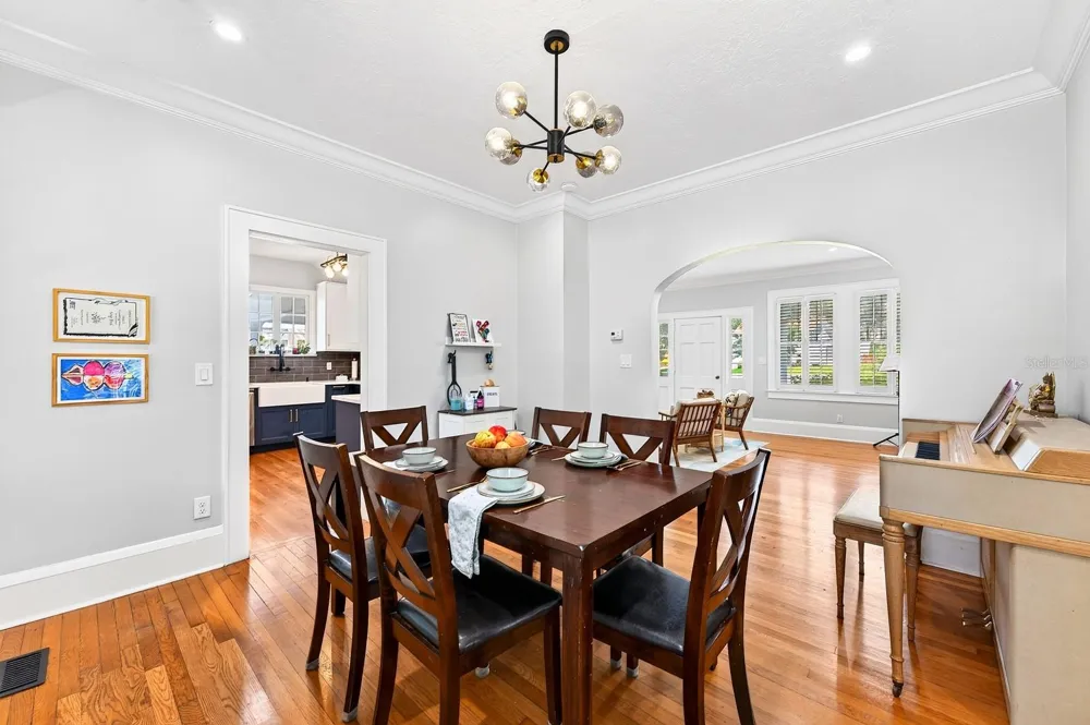 128 WISTERIA AVENUE Orlando, FL 32806