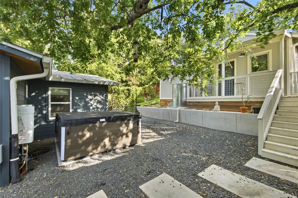 5600 Ledesma Road Austin, TX 78721