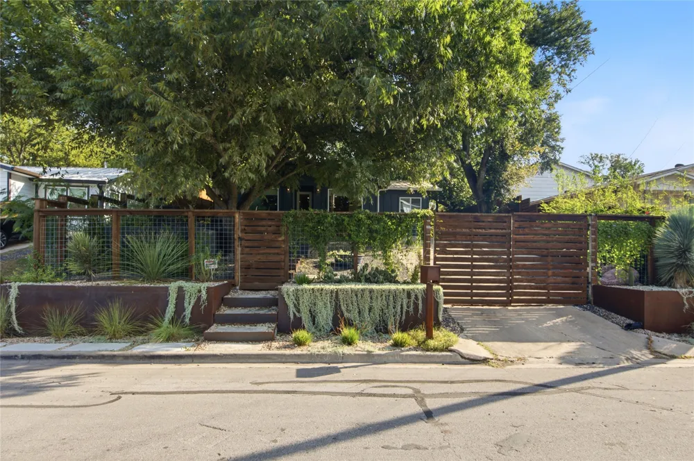 5600 Ledesma Road Austin, TX 78721