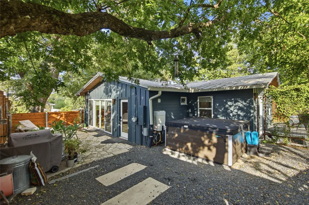 5600 Ledesma Road Austin, TX 78721