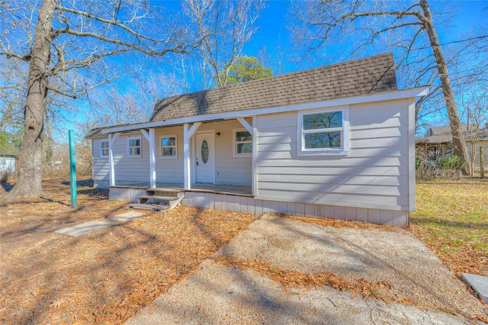 328 W Sherwood Drive Livingston, TX 77351