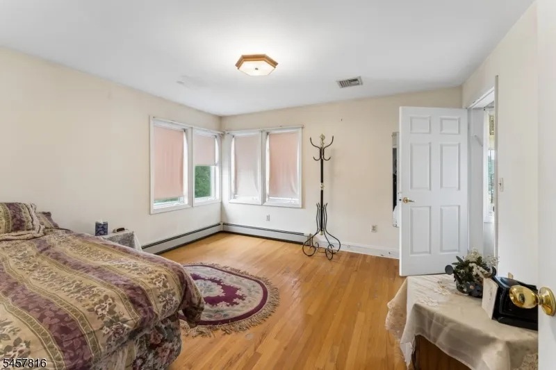 1415 N Wood Ave Linden City, NJ 07036