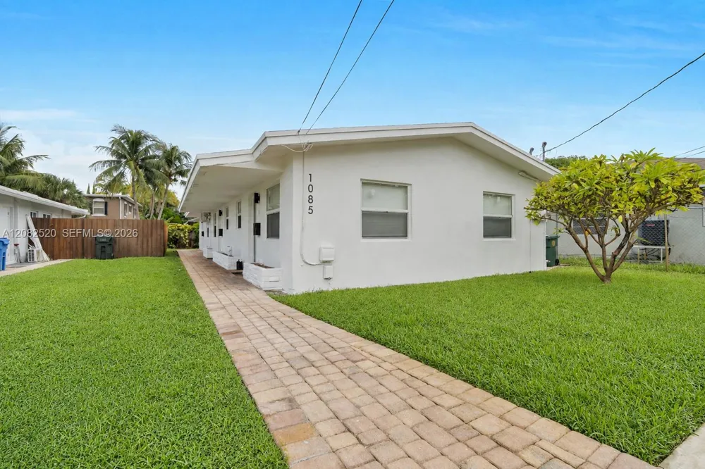 1085 NE 34th St #3 Oakland Park, FL 33334