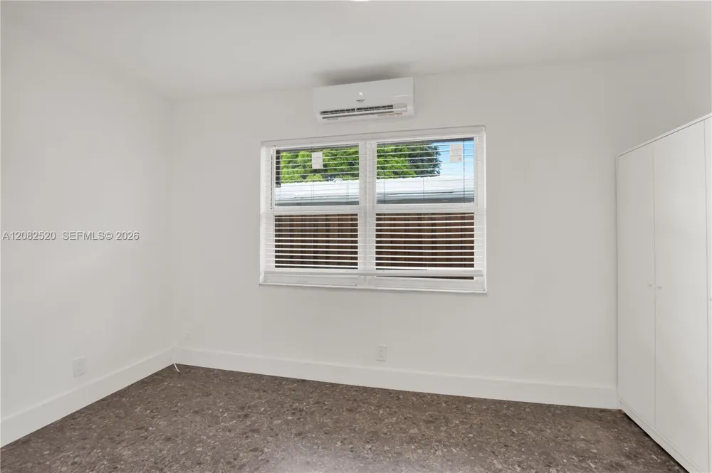 1085 NE 34th St #3 Oakland Park, FL 33334
