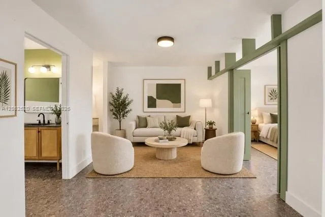 1085 NE 34th St #3 Oakland Park, FL 33334