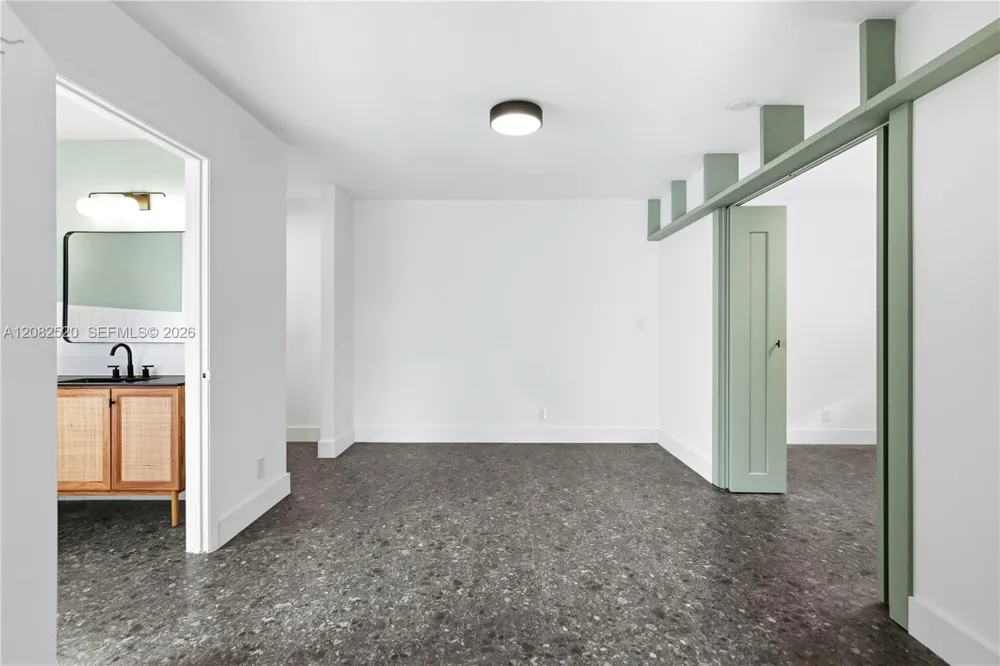 1085 NE 34th St #3 Oakland Park, FL 33334