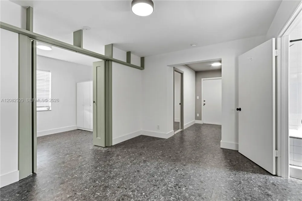 1085 NE 34th St #3 Oakland Park, FL 33334