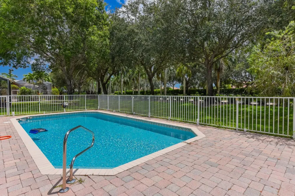 9570 Lantern Bay Circle West Palm Beach, FL 33411