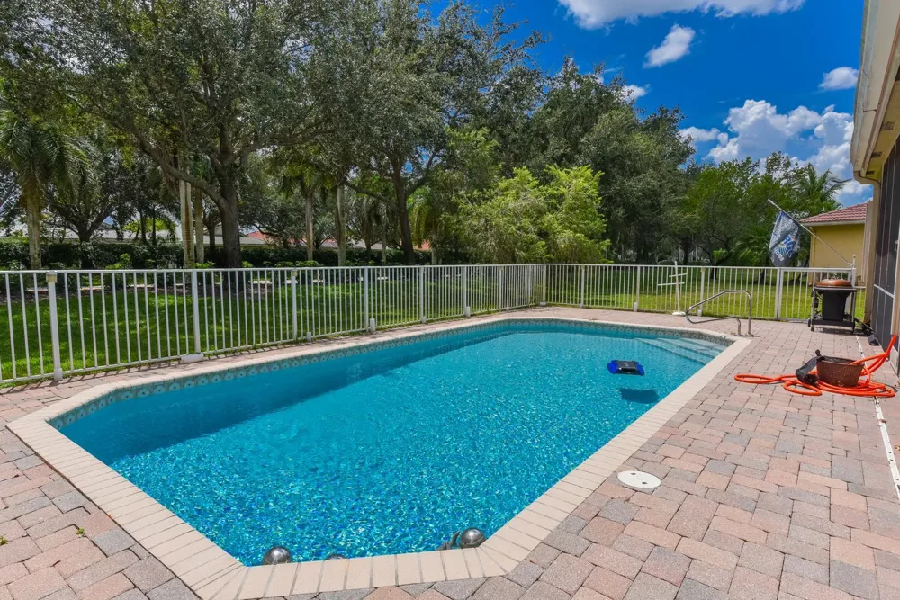 9570 Lantern Bay Circle West Palm Beach, FL 33411