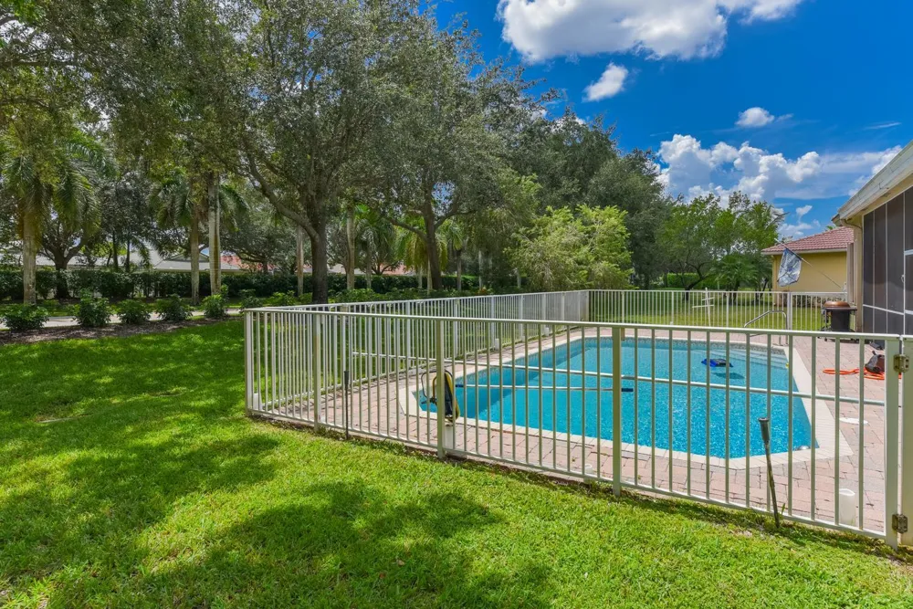 9570 Lantern Bay Circle West Palm Beach, FL 33411
