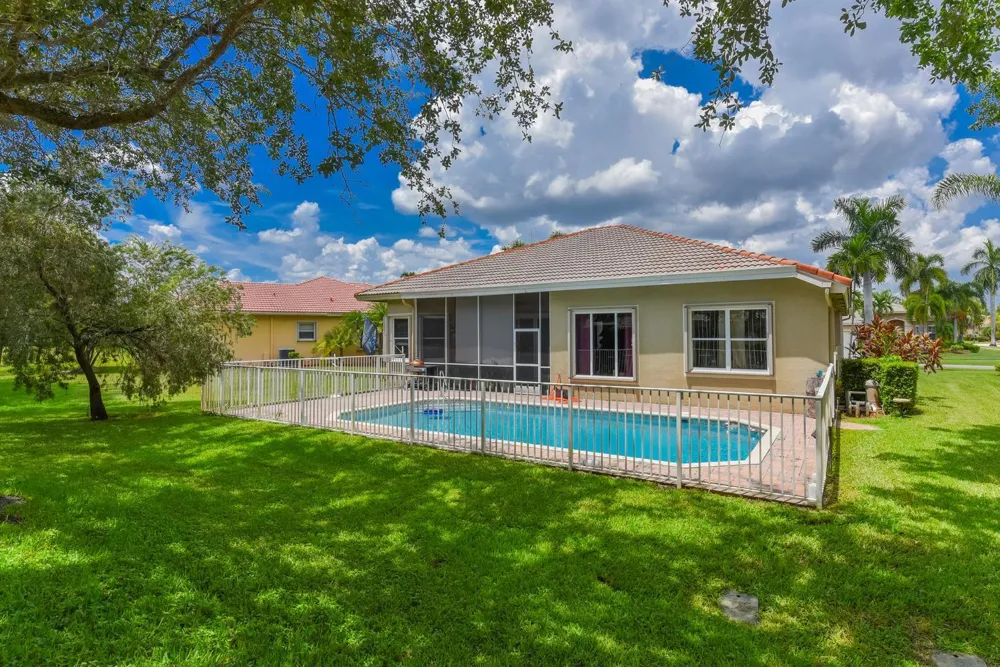 9570 Lantern Bay Circle West Palm Beach, FL 33411