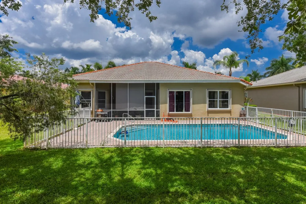 9570 Lantern Bay Circle West Palm Beach, FL 33411