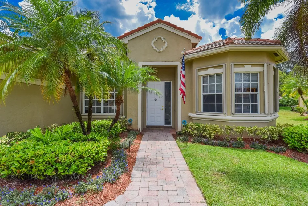 9570 Lantern Bay Circle West Palm Beach, FL 33411