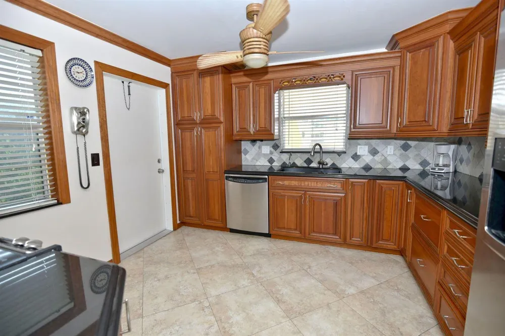 109 WETTAW LANE #101 North Palm Beach, FL 33408