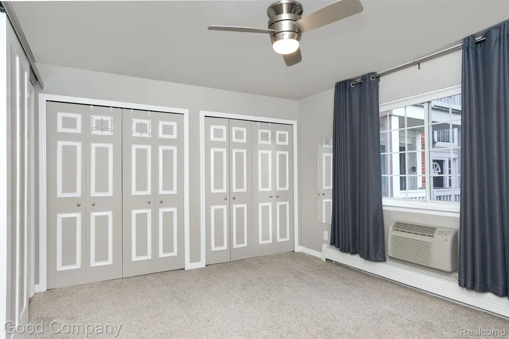 2405 Torquay Avenue #101 Royal Oak City, MI 48073