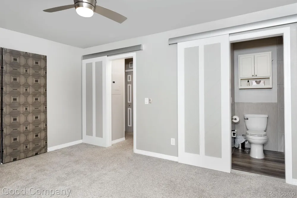 2405 Torquay Avenue #101 Royal Oak City, MI 48073