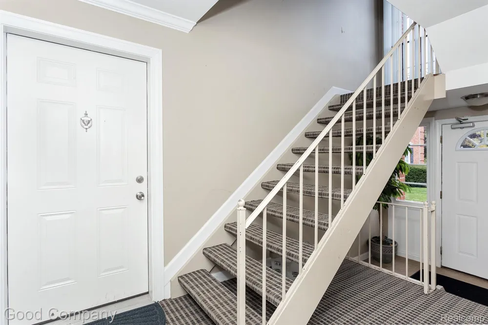 2405 Torquay Avenue #101 Royal Oak City, MI 48073