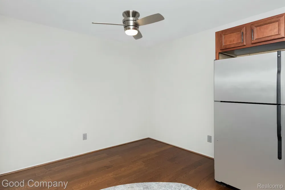 2405 Torquay Avenue #101 Royal Oak City, MI 48073